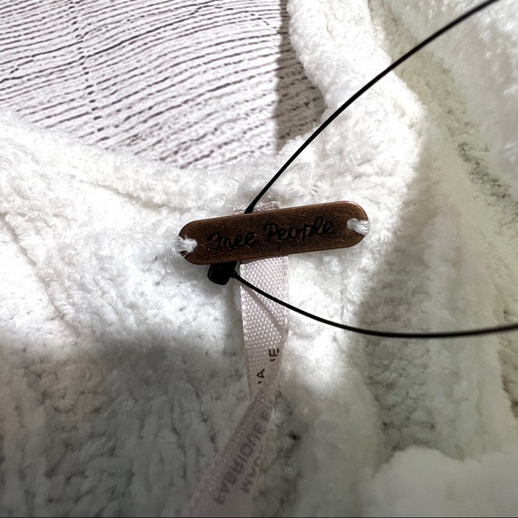 Free People Ribbed Balloon Sleeve V-Neck and Back Oversized Pullover Sweater - Picture 5 of 15